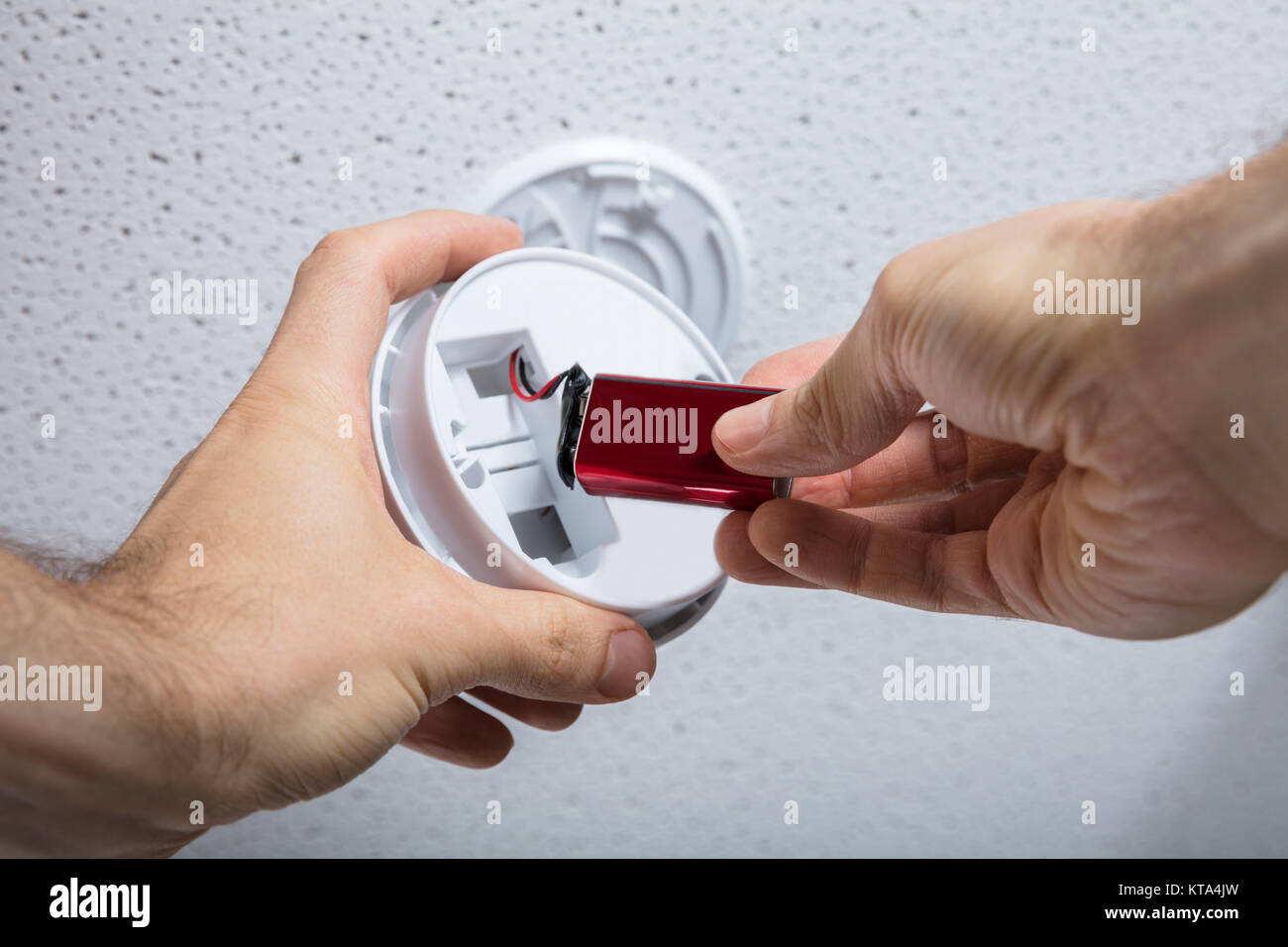 Replace battery smoke alarm hires stock photography and images Alamy