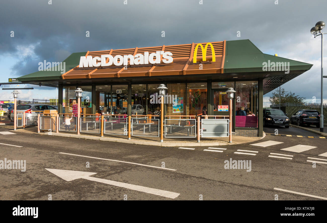 Mcdonalds drive thru uk hi-res stock photography and images - Alamy