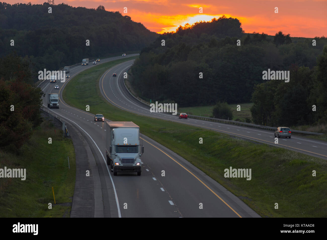 AUTOMOTIVE TRAFFIC INTERSTATE 80 JEFFERSON COUNTY PENNSYLVANIA USA