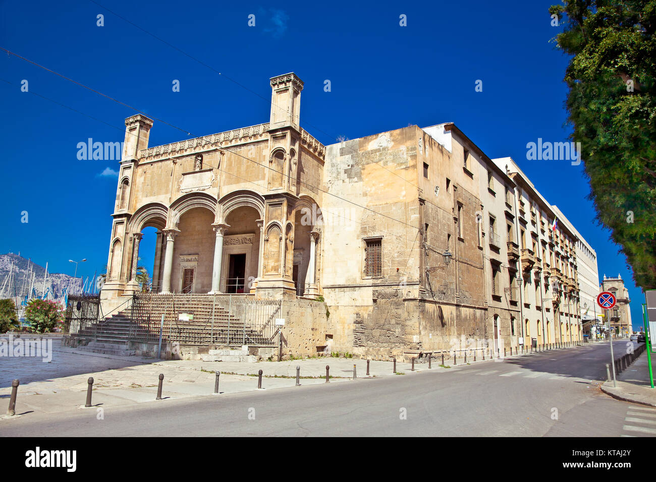 Santa Maria della Catena church in Palermo, Sicily. Italy Stock Photo -  Alamy