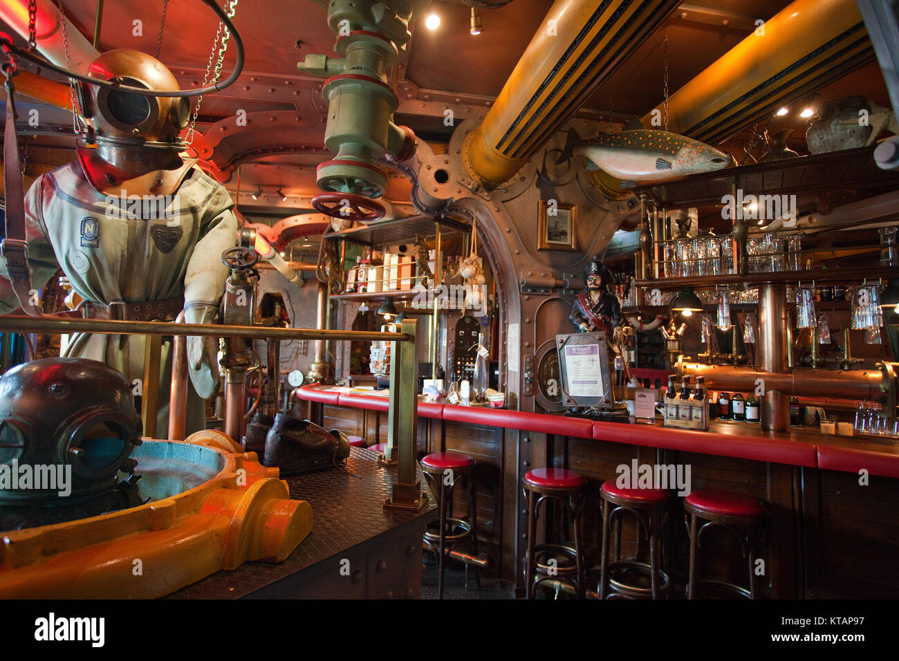 Indoor diving, restaurant hires stock photography and images Alamy