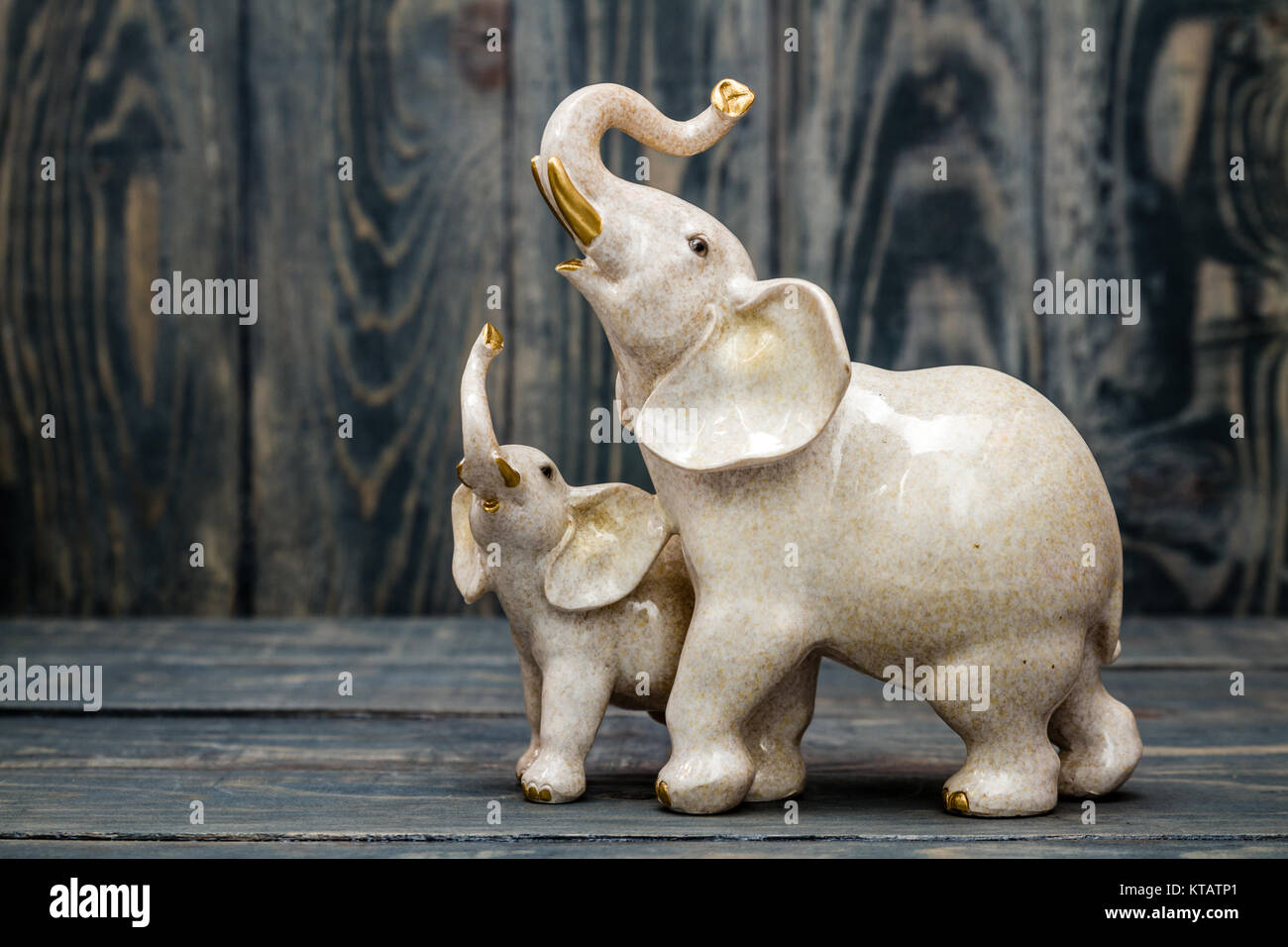 mother and baby elephant ornament