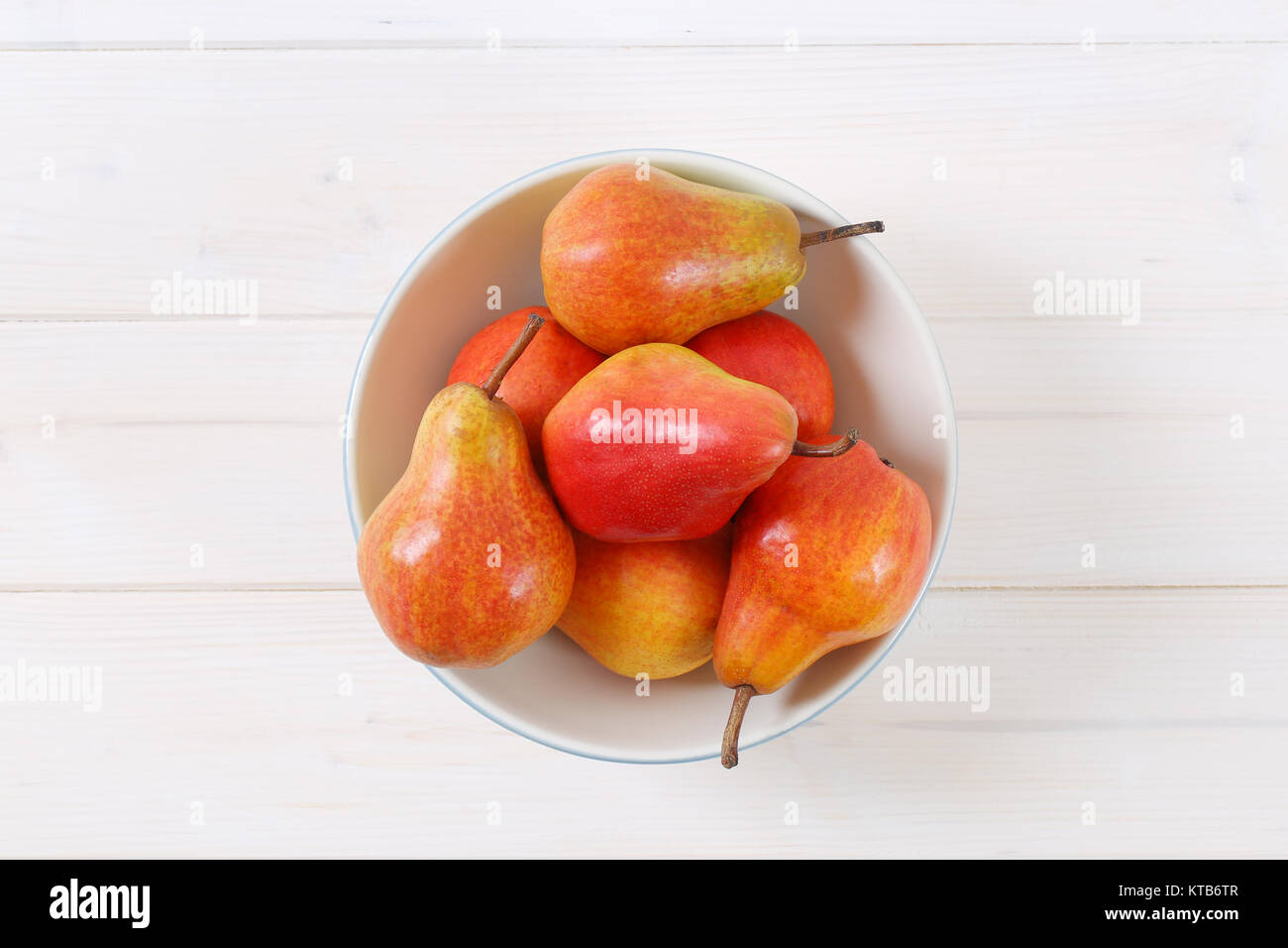 ripe red pears Stock Photo - Alamy