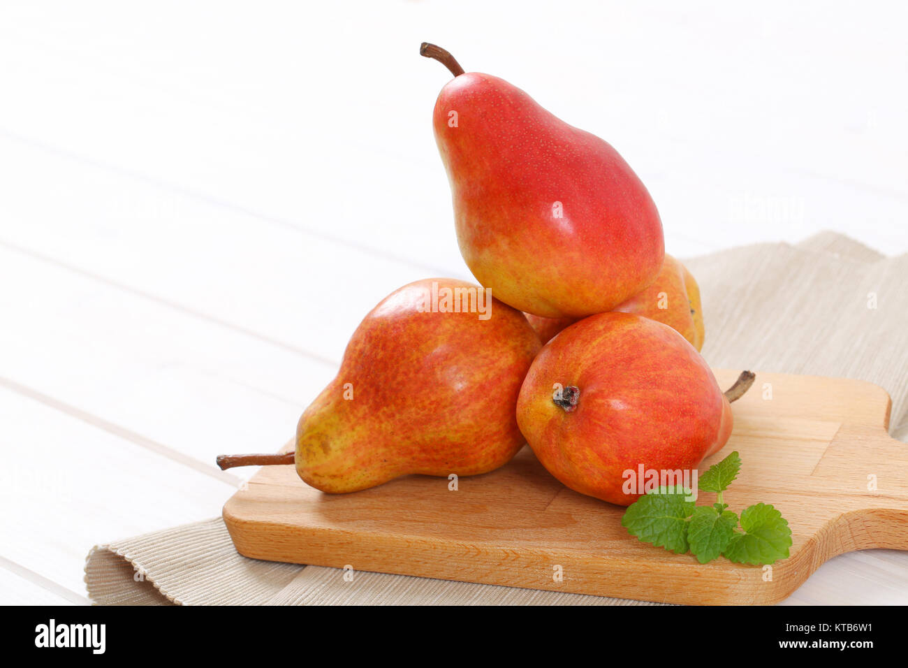 ripe red pears Stock Photo - Alamy
