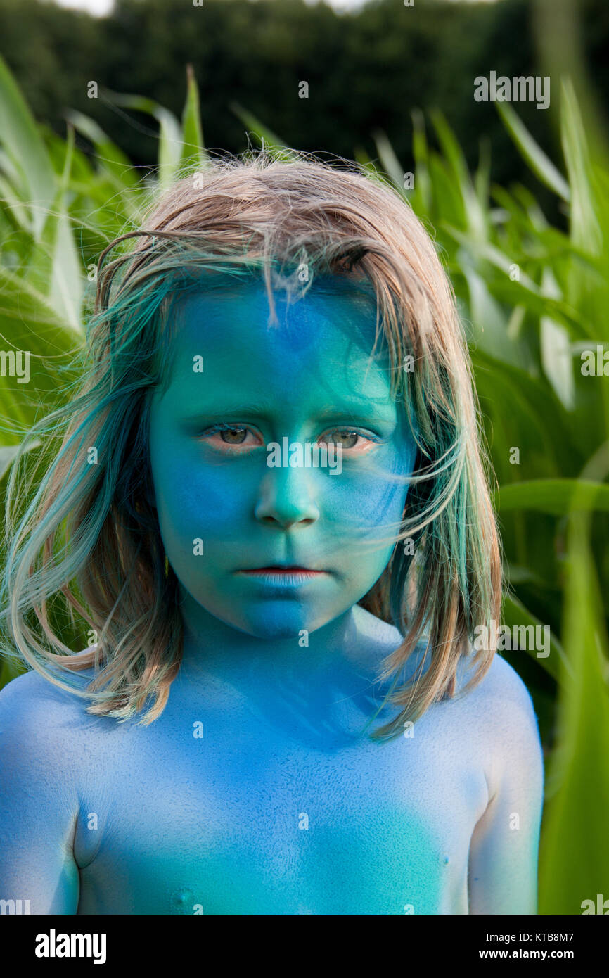 Blue body painting hires stock photography and images Alamy