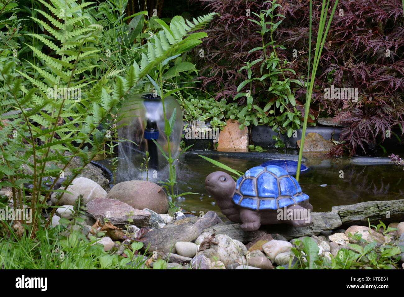Brunnen Gartenbrunnen High Resolution Stock Photography And Images Alamy