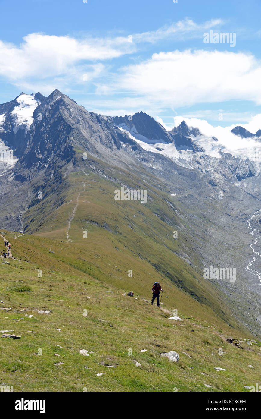 hohe mut, wanderer, bergwanderer,rotmoostal, seelenkogel, , Berge , Obergurgl, gurgler talk, ötztal, ötztaler alpen, alpen, tirol, österreich, gebirge, hochgebirge, gipfel, landschaft, ober-gurgl Stock Photo