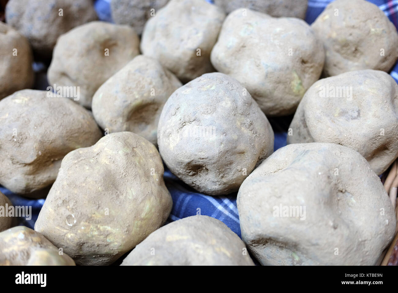 Unopened geodes for sale Stock Photo Alamy