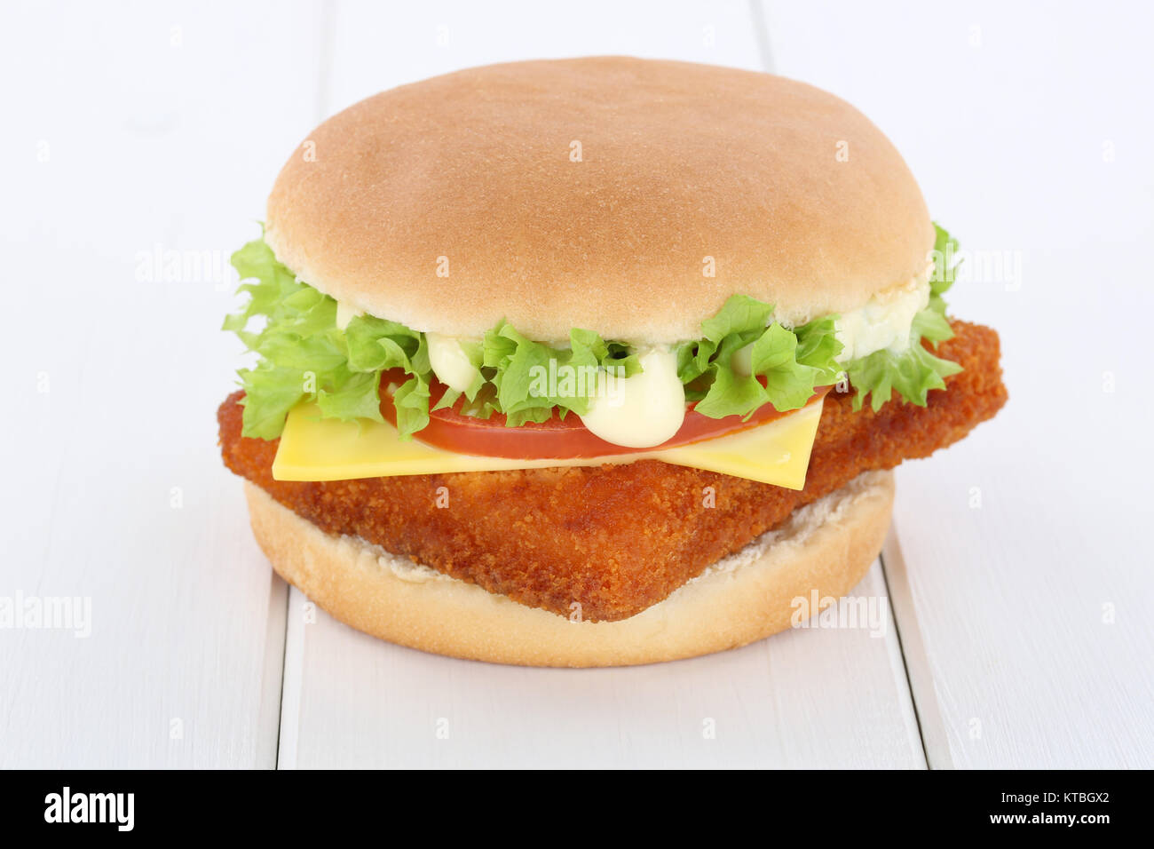 Fischburger Fisch Burger Backfisch Hamburger Käse Tomaten Salat ...