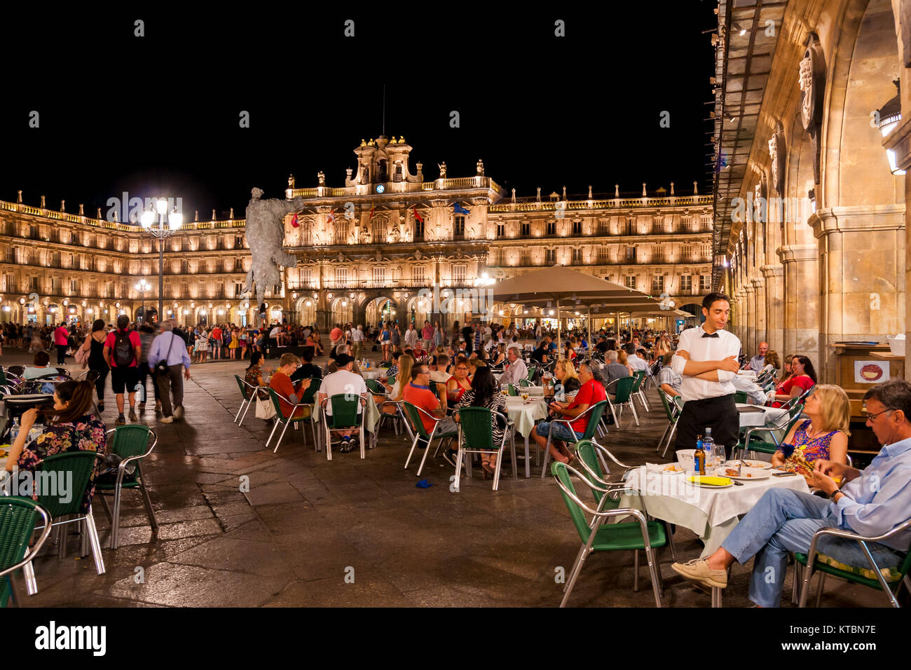 Bar de la ciudad hi-res stock photography and images - Alamy