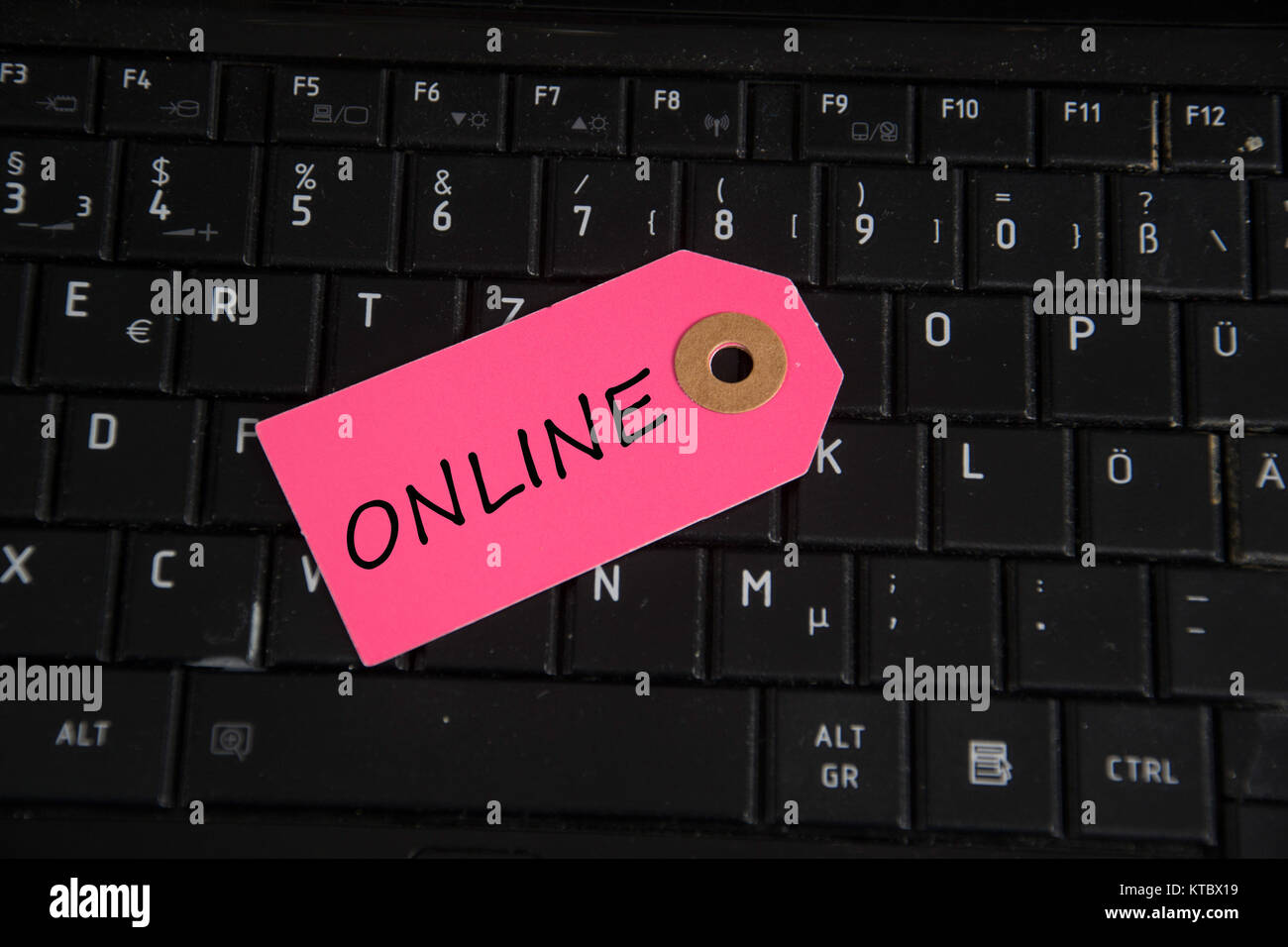 Symbolphoto  for online - Tastatur mit Schild Stock Photo
