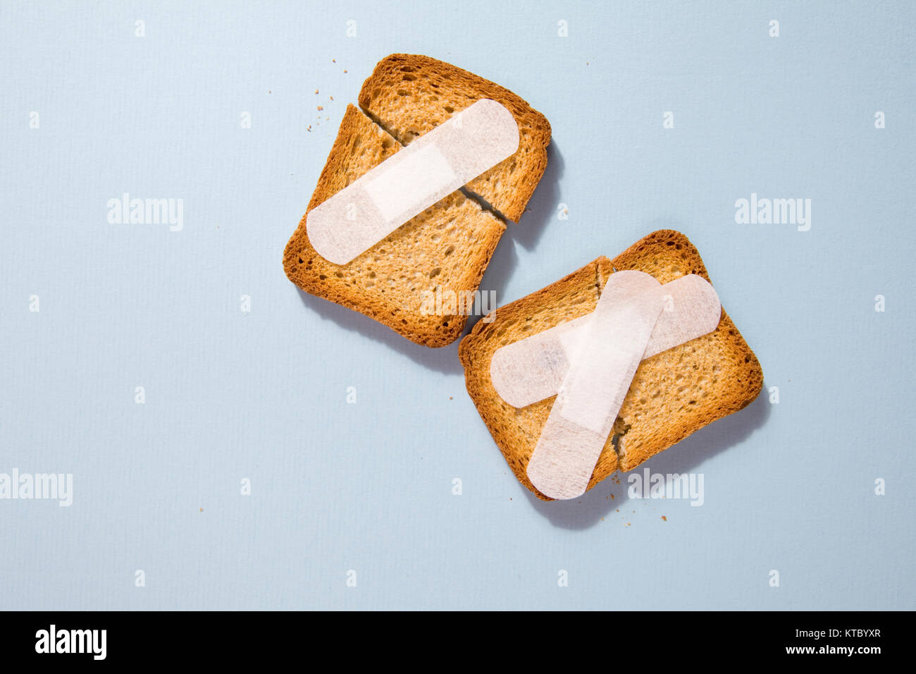 Фото двух сухариков. Сухари с маком. Сухари агеевские люкс. Сухари сдобные. Сухарики сдобные с изюмом.