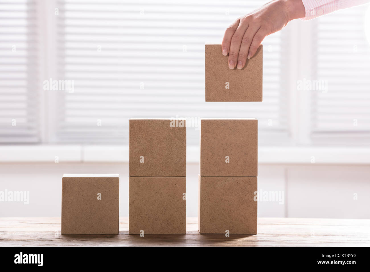 Complete graph hi-res stock photography and images - Alamy