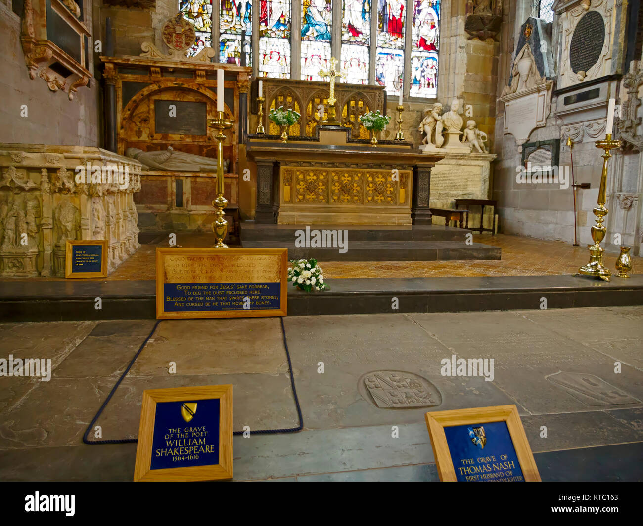 Chancel and Shakespeare's burial place, Holy Trinity Church, Stratford-upon-Avon Stock Photo