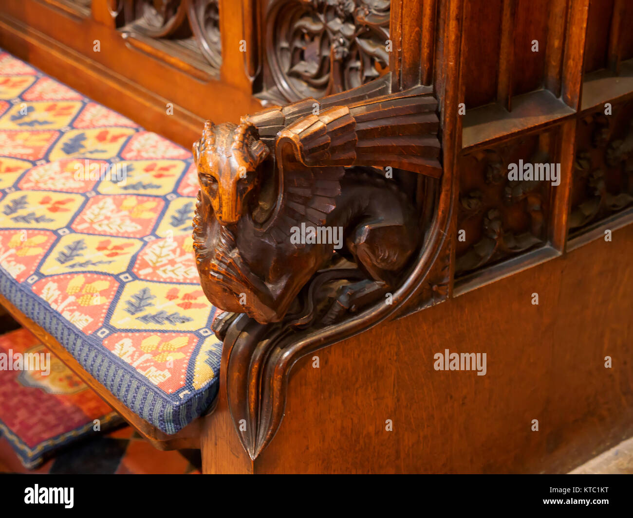 Griffin wood carving hi-res stock photography and images - Alamy