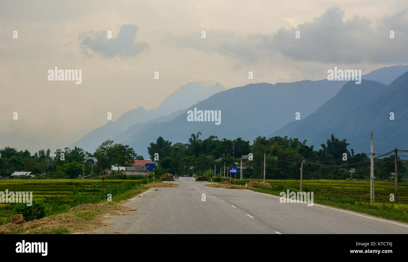 Mountain road at sunset in Lao Cai, North of Vietnam Stock Photo - Alamy