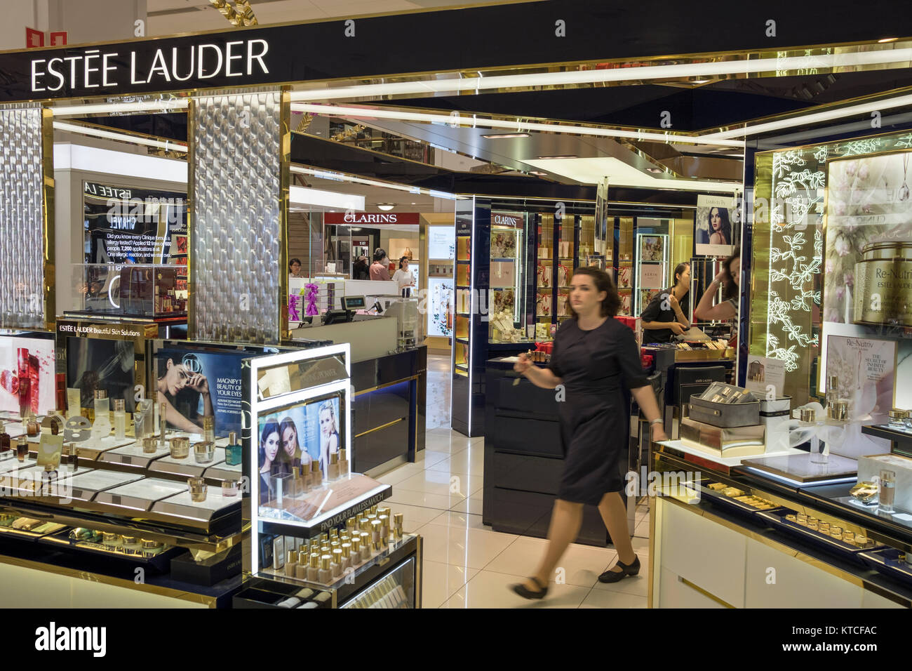 Estee lauder beauty hi-res photography images Alamy