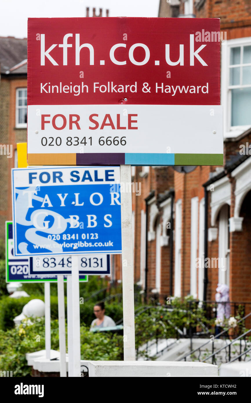 Estate Agent Boards High Resolution Stock Photography and Images Alamy