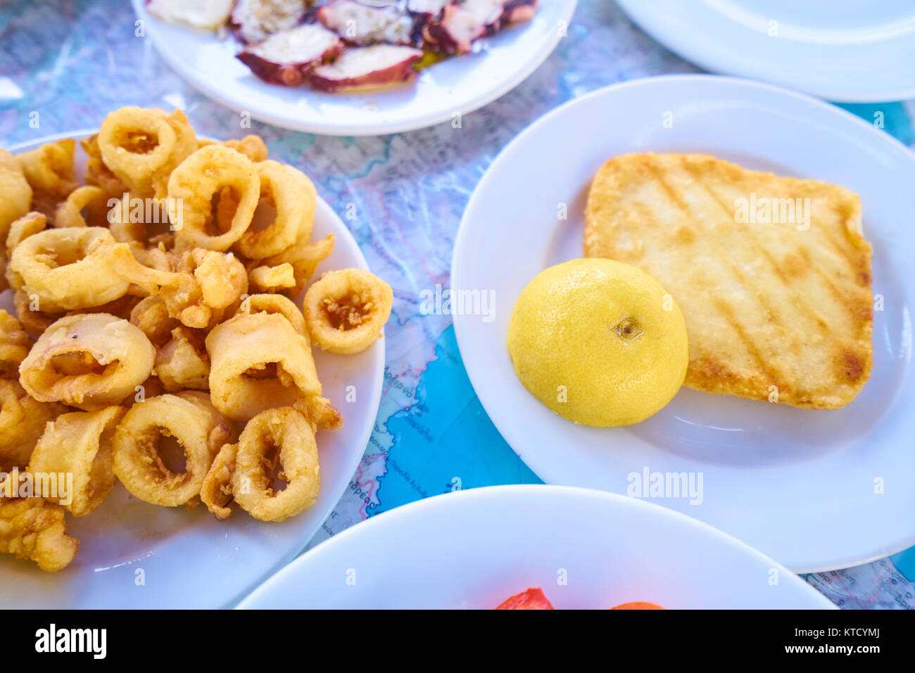 Thai food Squid stir fried with garlic Stock Photo - Alamy