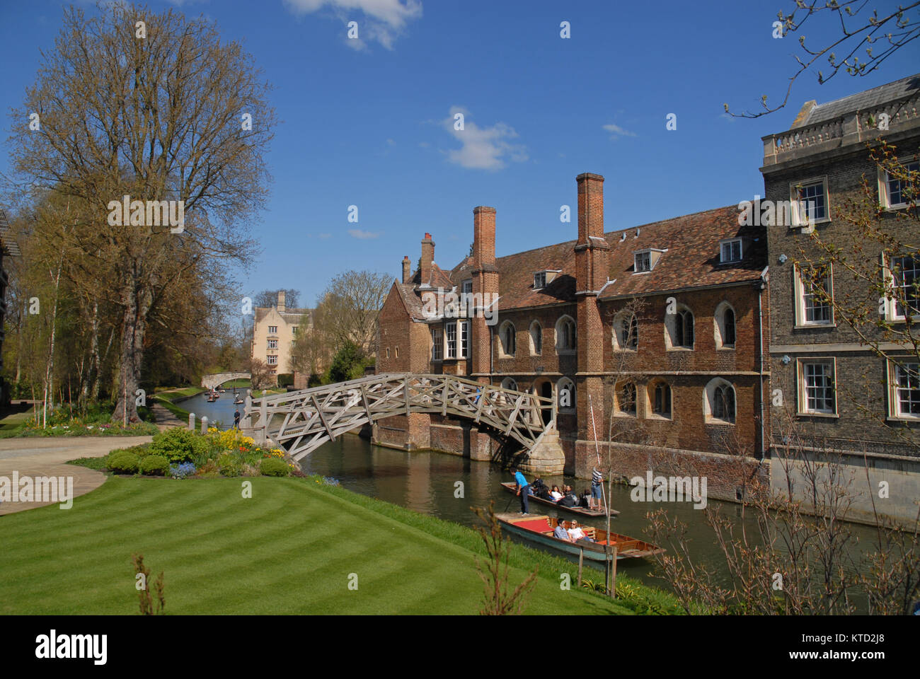 Cambridge, United Kingdom - April 18, 2015: Punting boat at the Mathematical bridge Stock Photo