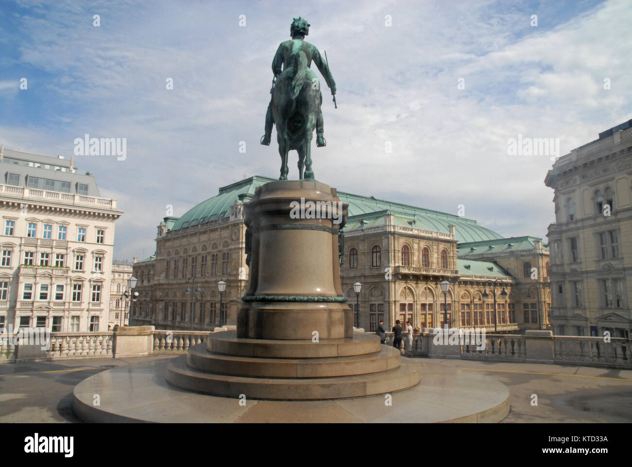 Statue of the Hapsburg Emperor Joseph II in front of Vienna State Opera Stock Photo