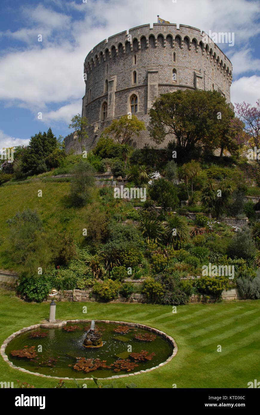 Windsor castle garden hires stock photography and images Alamy