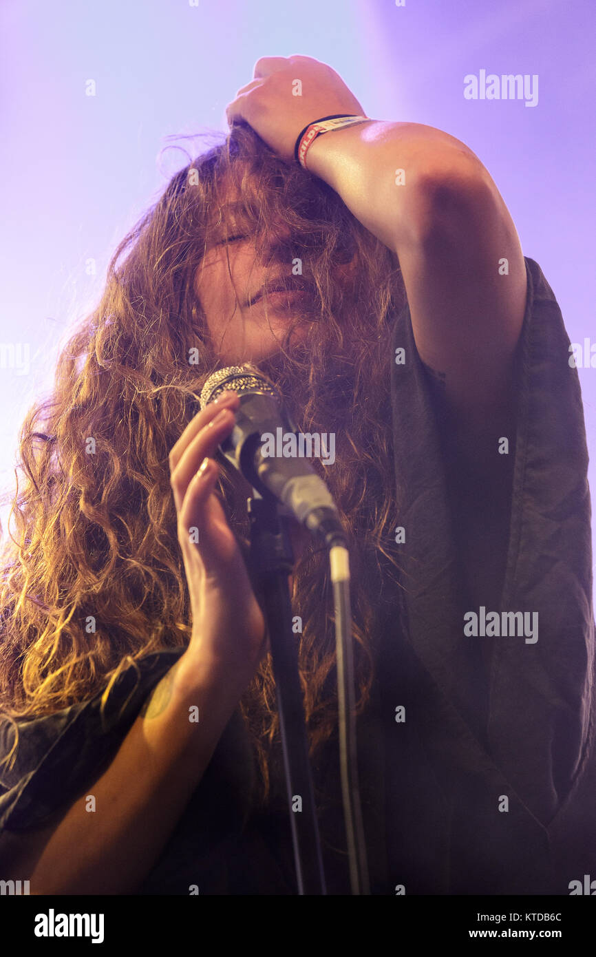 Caro Tanghe High Resolution Stock Photography And Images Alamy