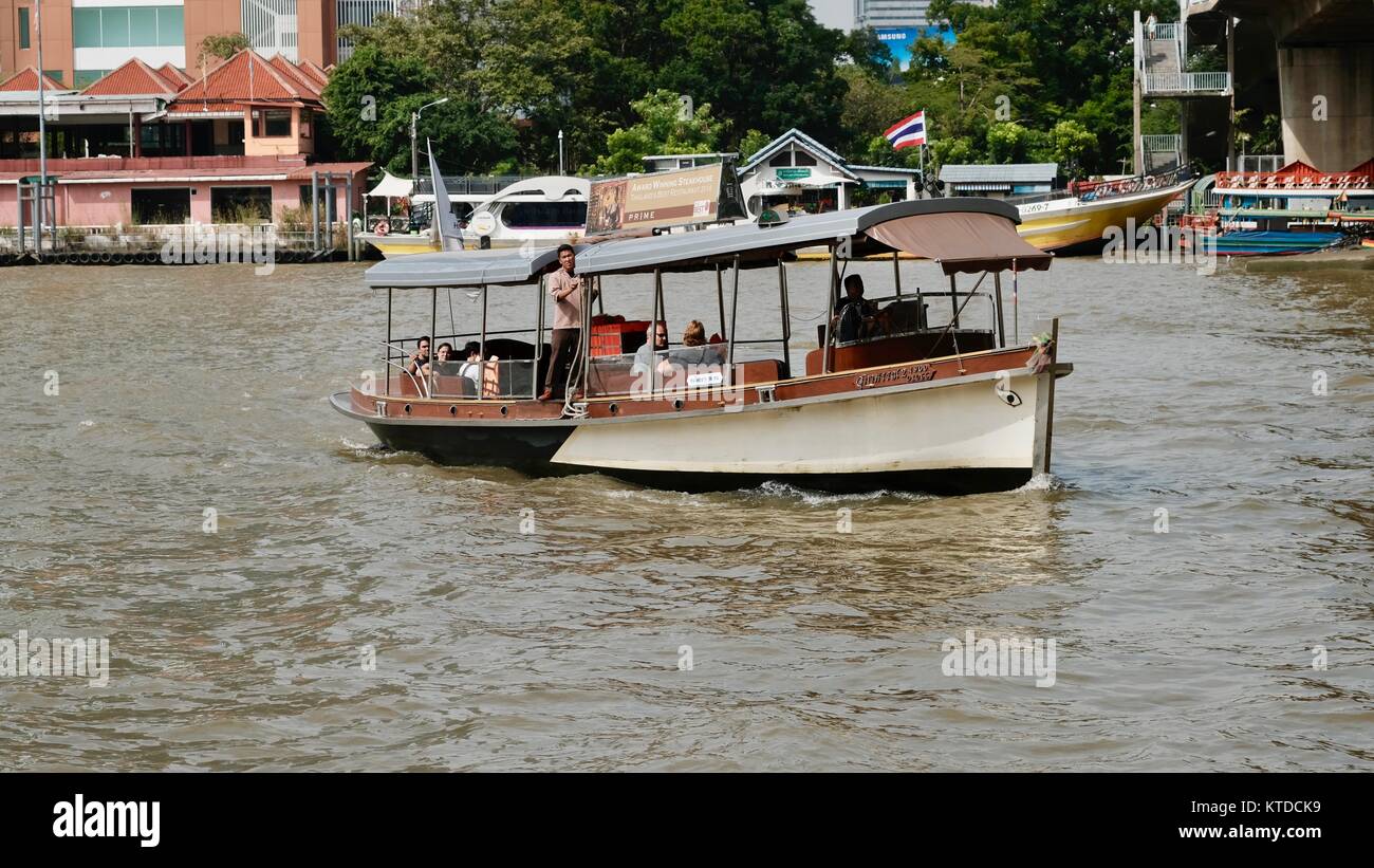 Chao Phraya River Boat Traffic Bangkok Thailand Stock Photo - Alamy
