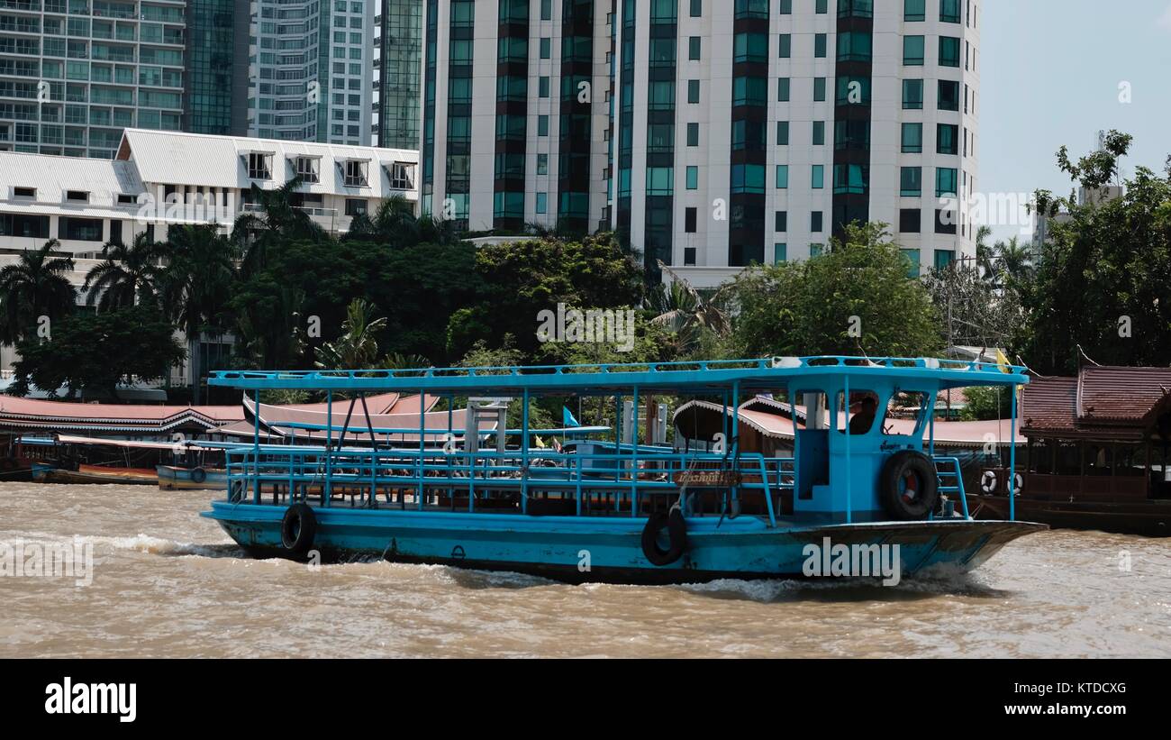 Chao Phraya River Boat Traffic Bangkok Thailand Stock Photo - Alamy