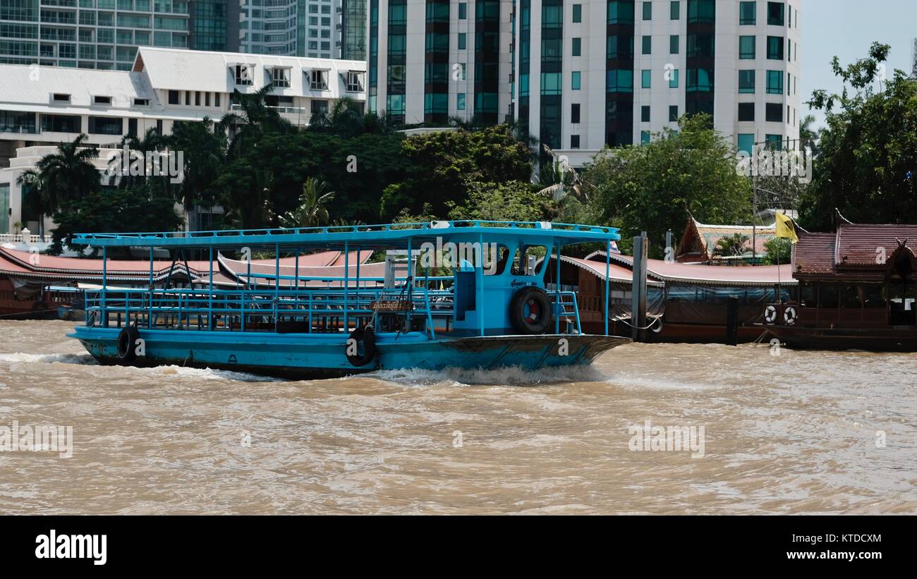 Chao Phraya River Boat Traffic Bangkok Thailand Stock Photo - Alamy