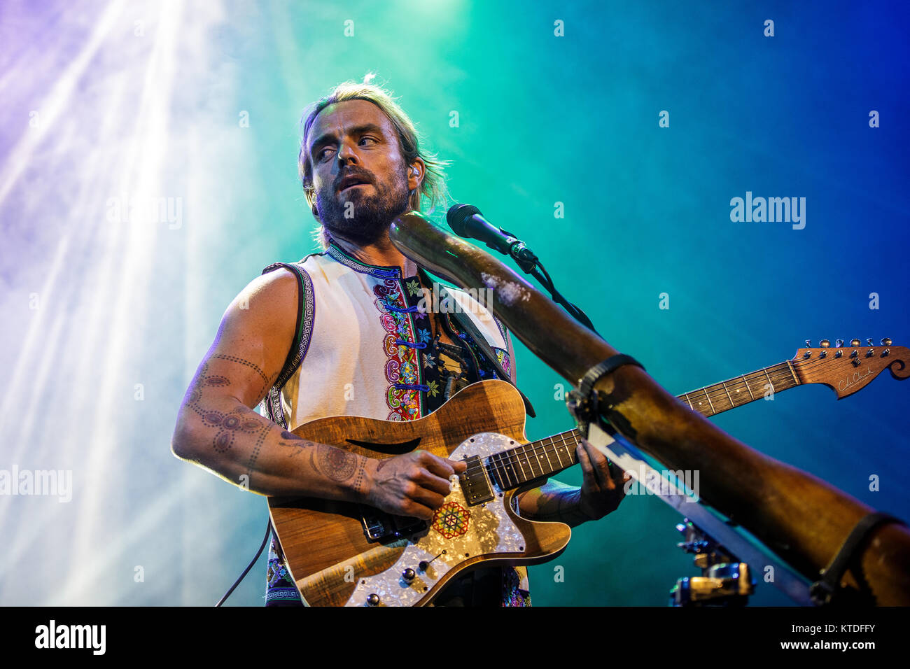 Xavier rudd concert hi-res stock photography and images - Alamy