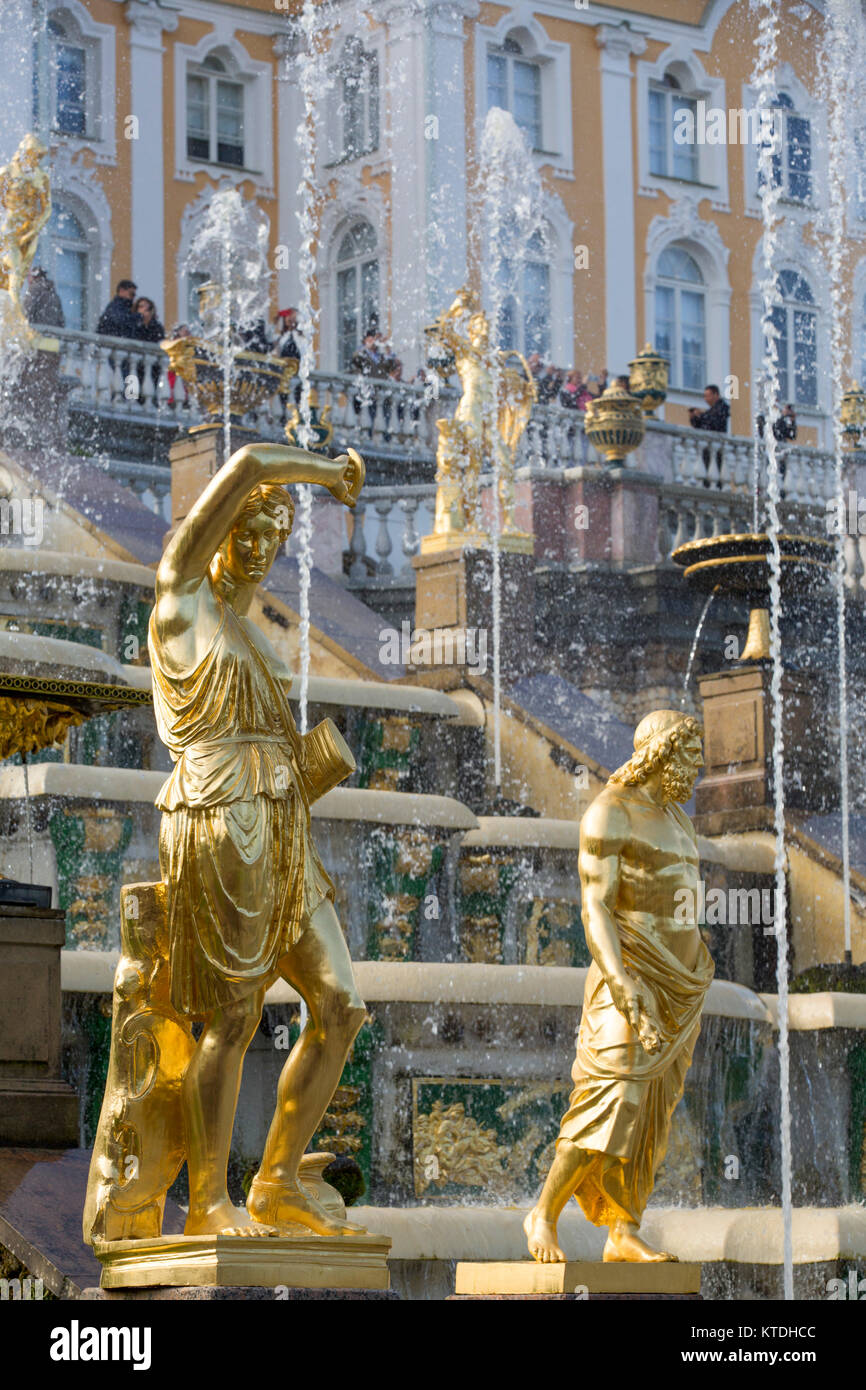 Statue of Jupiter (foreground, left), Great Cascade (background