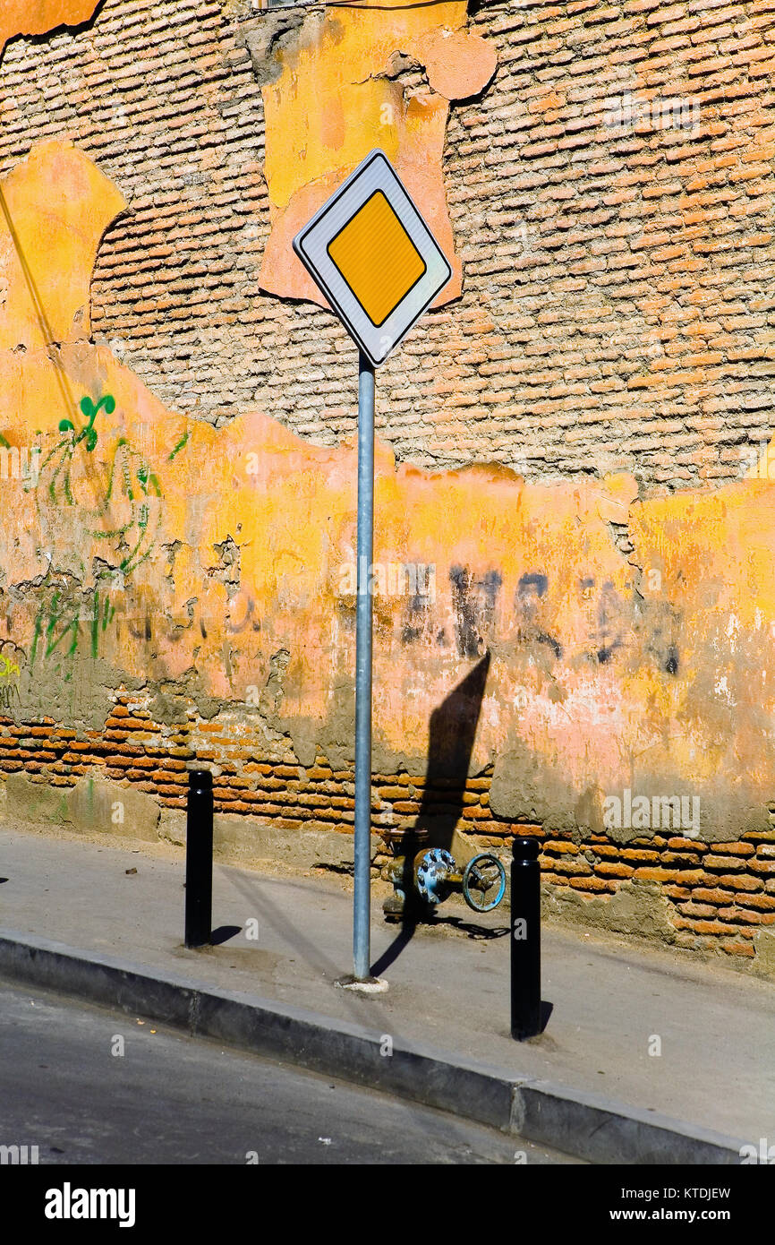 Road sign main hi-res stock photography and images - Alamy