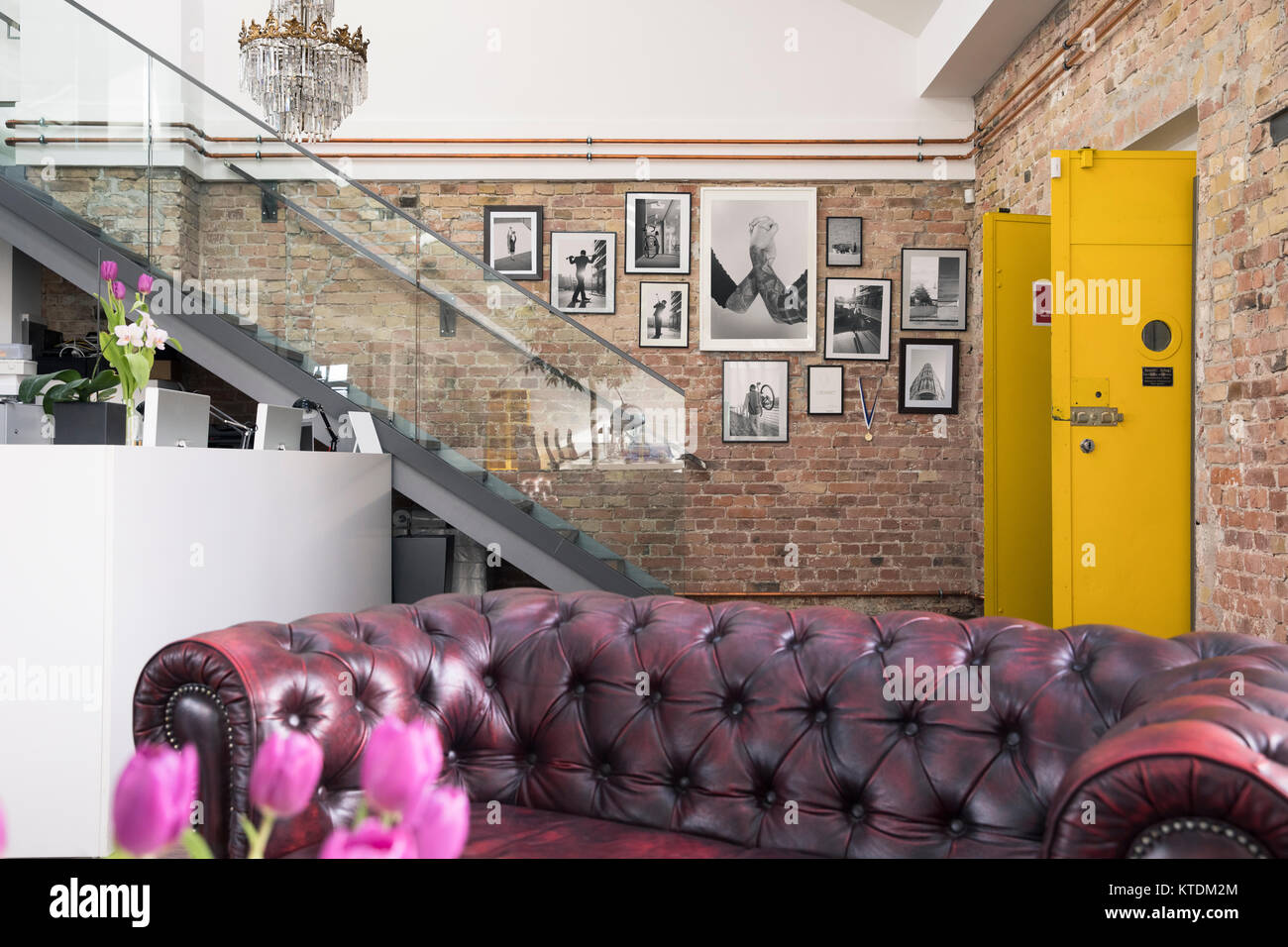 Conversation Pit In Modern Office Stock Photo 169946188 Alamy