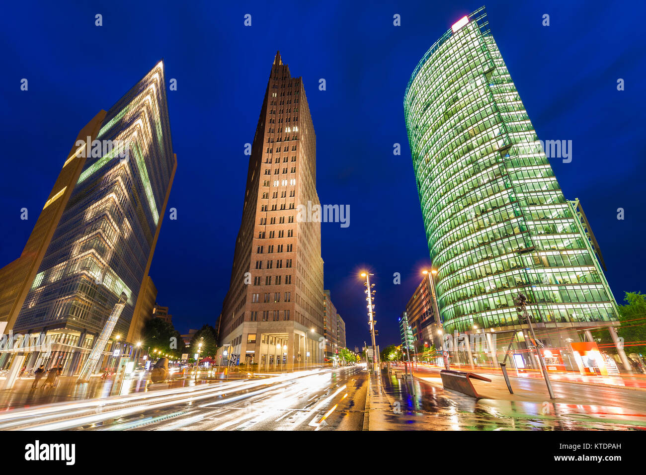 Deutschland, Berlin, Potsdamer Platz, Kollhoff-Tower, Bahntower, Hochhäuser, Verkehr Stock Photo