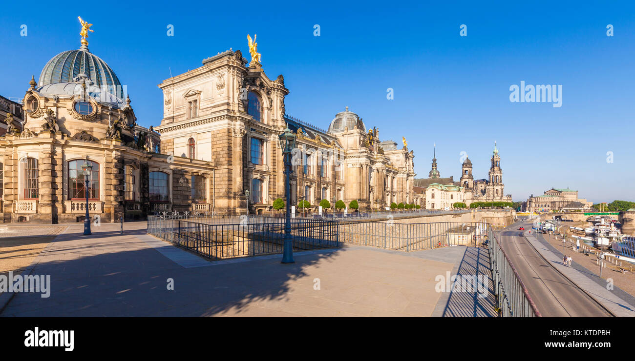 Deutschland, Sachsen, Dresden, Elbe, Brühlsche Terrasse, Kunstakademie, Lipsius-Bau, Terrassenufer, Schiffe Stock Photo