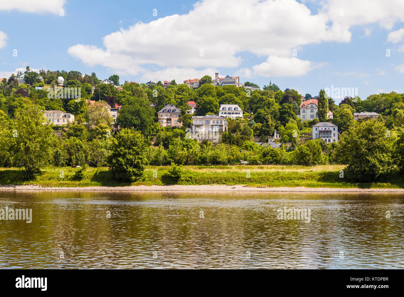 Deutschland, Sachsen, Dresden, Loschwitz, Elbe, Elbhang, Villenviertel Weisser Hirsch, Villen, Häuser, Immobilien Stock Photo