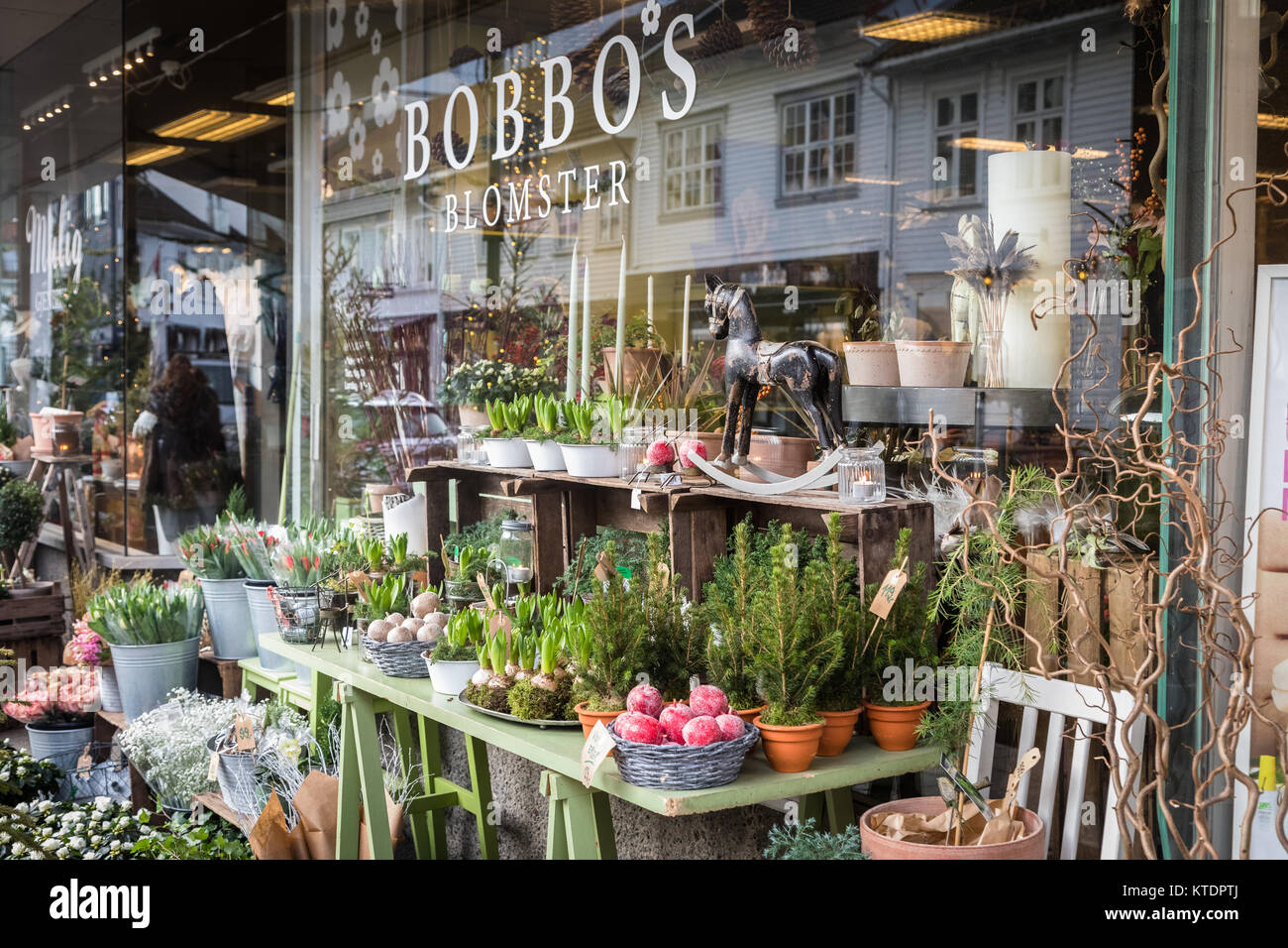 Kristansand, Norway, December 22, 2017: Flowers outside Bobbos Blomster, a  flower shop in Kristiansand City Stock Photo - Alamy