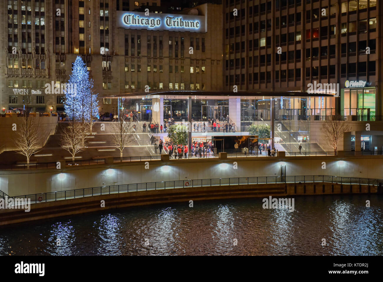 Chicago Apple Store, Invesco