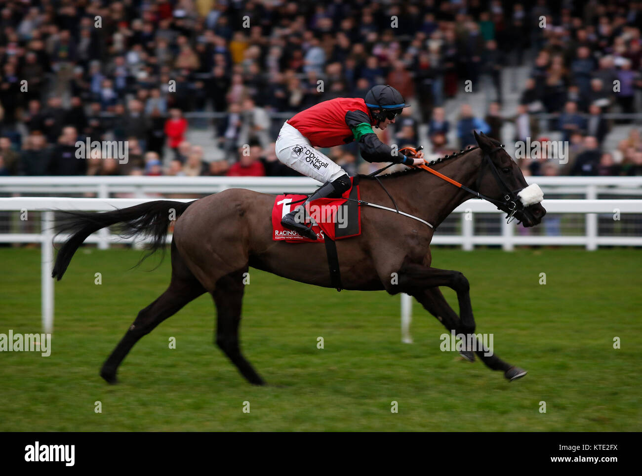 Hunters call ridden by Jack Kennedy win The Racing Welfare Handicap
