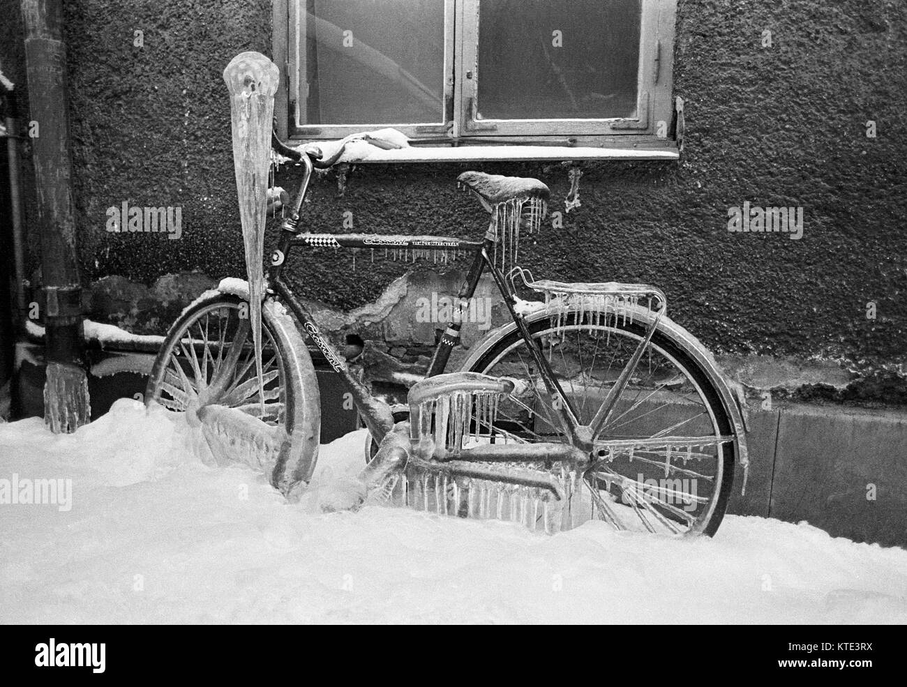 BIKE icebound of roof drop  1997 Stock Photo