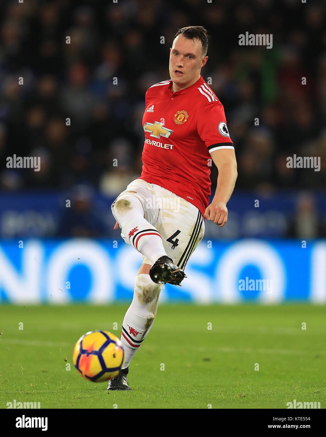 Manchester United's Phil Jones during the Premier League match at the King Power Stadium, Leicester. PRESS ASSOCIATION Photo. Picture date: Saturday December 23, 2017. See PA story SOCCER Leicester. Photo credit should read: Mike Egerton/PA Wire. RESTRICTIONS: EDITORIAL USE ONLY No use with unauthorised audio, video, data, fixture lists, club/league logos or 'live' services. Online in-match use limited to 75 images, no video emulation. No use in betting, games or single club/league/player publications. Stock Photo