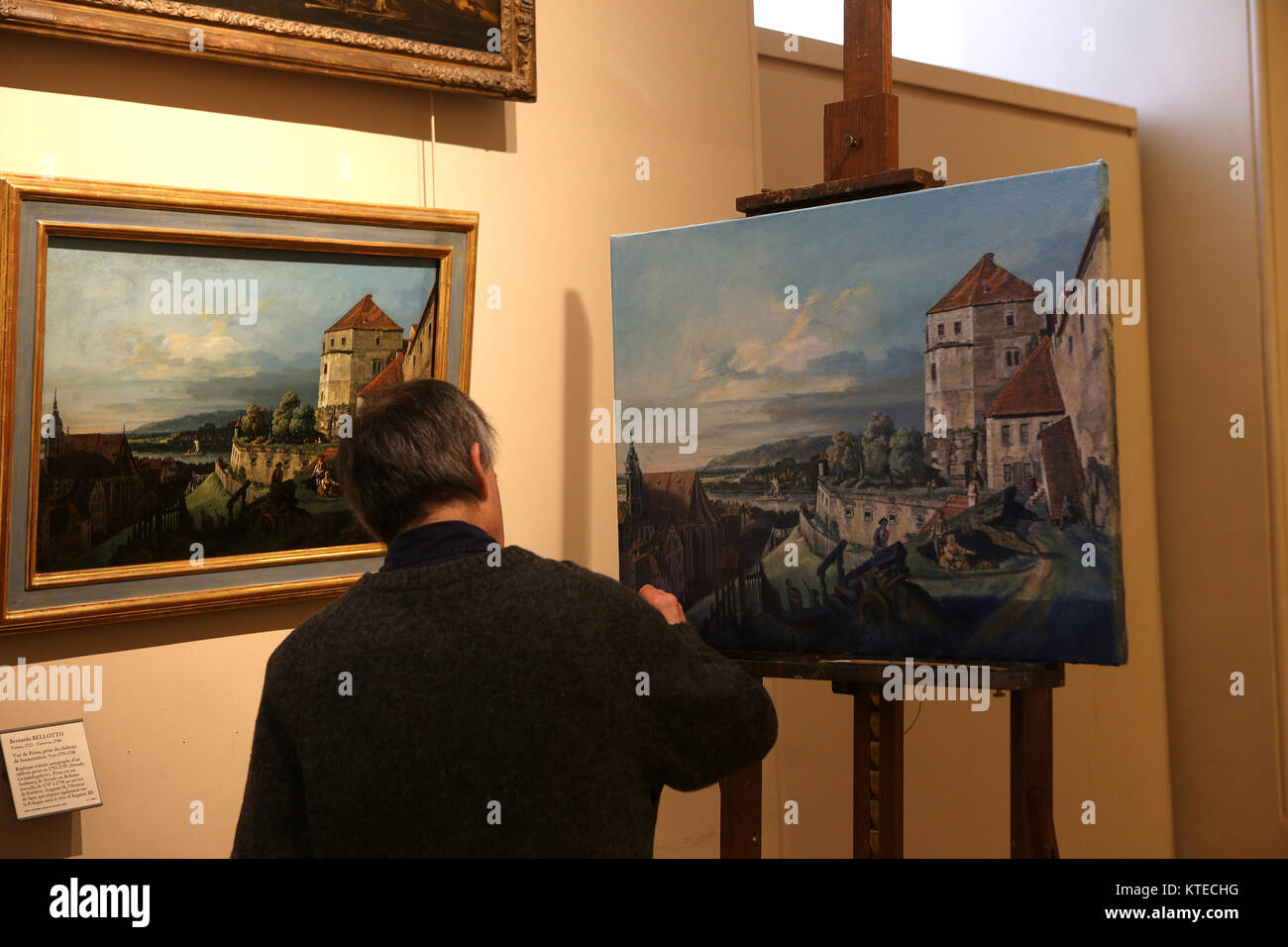 Copyist at the louvre hi-res stock photography and images - Alamy