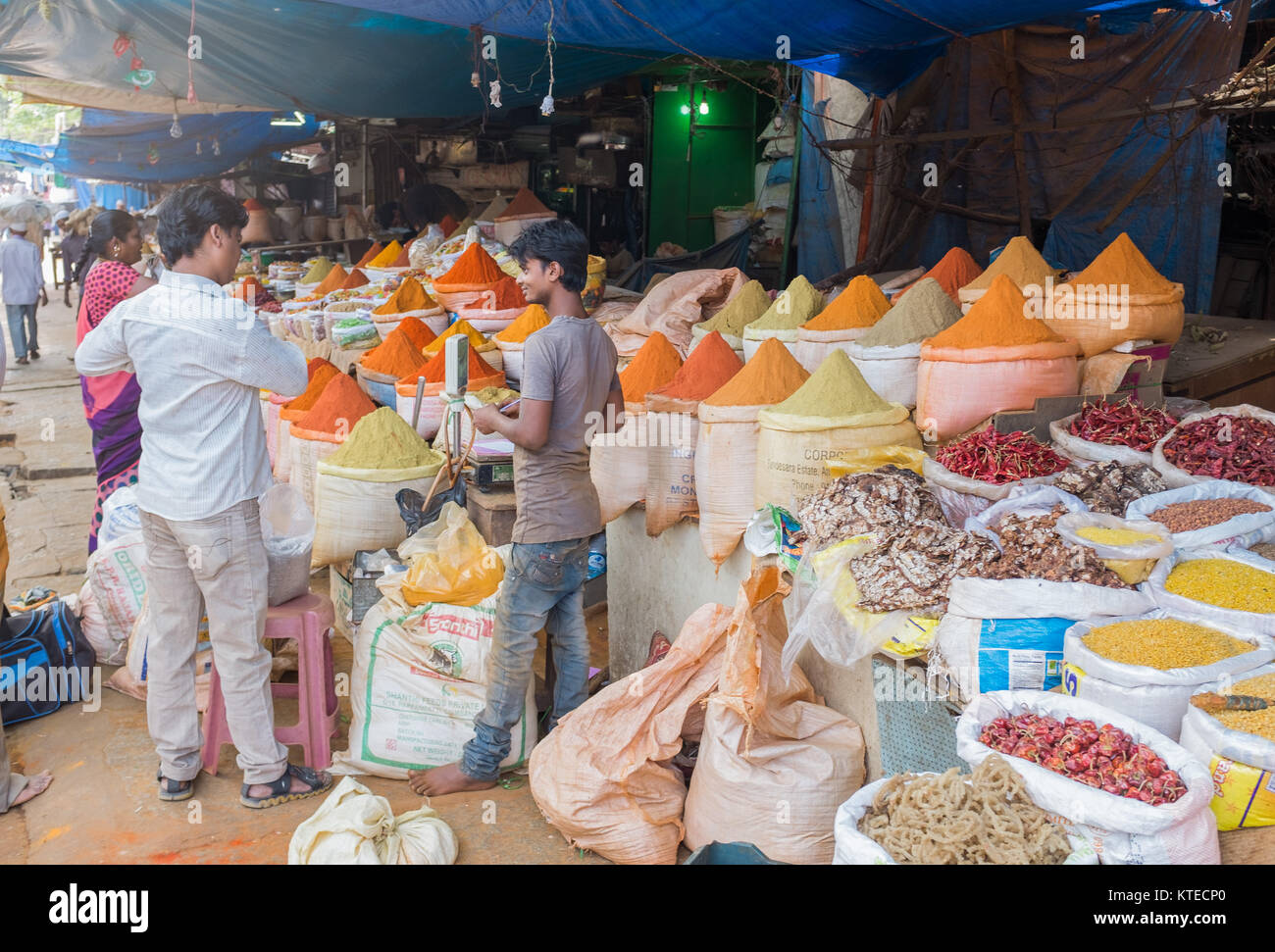 India, market, spice, stall hires stock photography and images Alamy