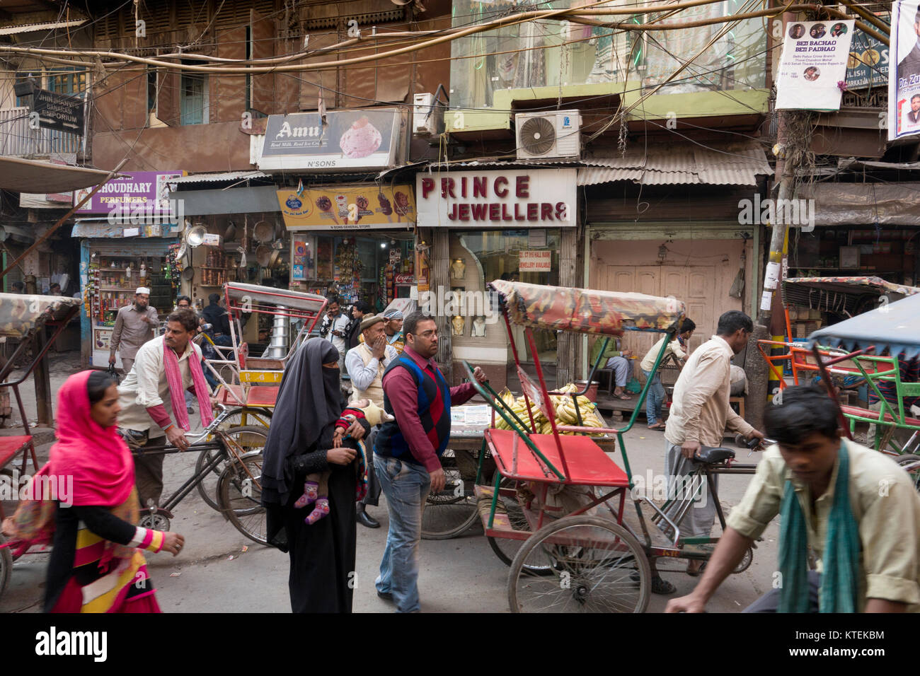 Busy market street scene in old Delhi, New Delhi, India Stock Photo