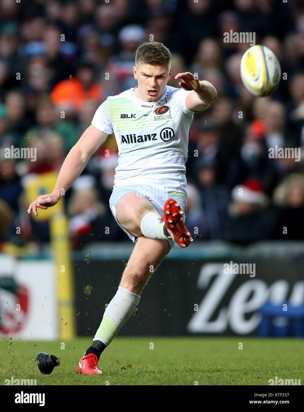 Saracens' Owen Farrell kicks a conversion during the Aviva Premiership ...