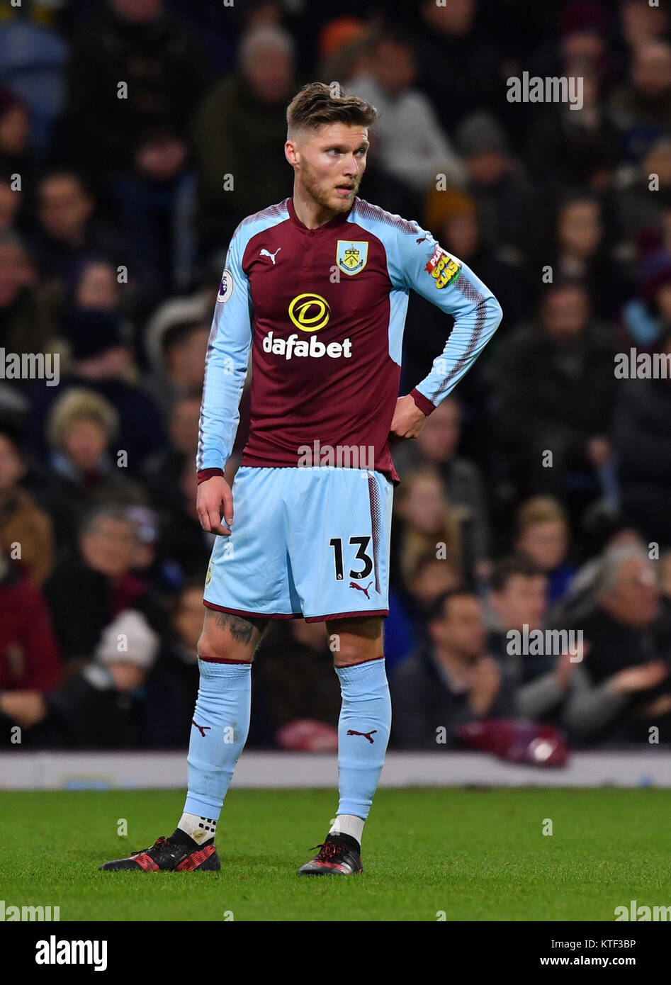 Burnley's Jeff Hendrick during the Premier League match at Turf Moor, Burnley. PRESS ASSOCIATION Photo. Picture date: Saturday December 23, 2017. See PA story SOCCER Burnley. Photo credit should read: Anthony Devlin/PA Wire. RESTRICTIONS: EDITORIAL USE ONLY No use with unauthorised audio, video, data, fixture lists, club/league logos or 'live' services. Online in-match use limited to 75 images, no video emulation. No use in betting, games or single club/league/player publications. Stock Photo
