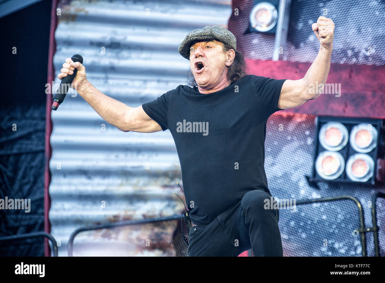 Brian johnson ac dc 2015 hi-res stock photography and images - Alamy