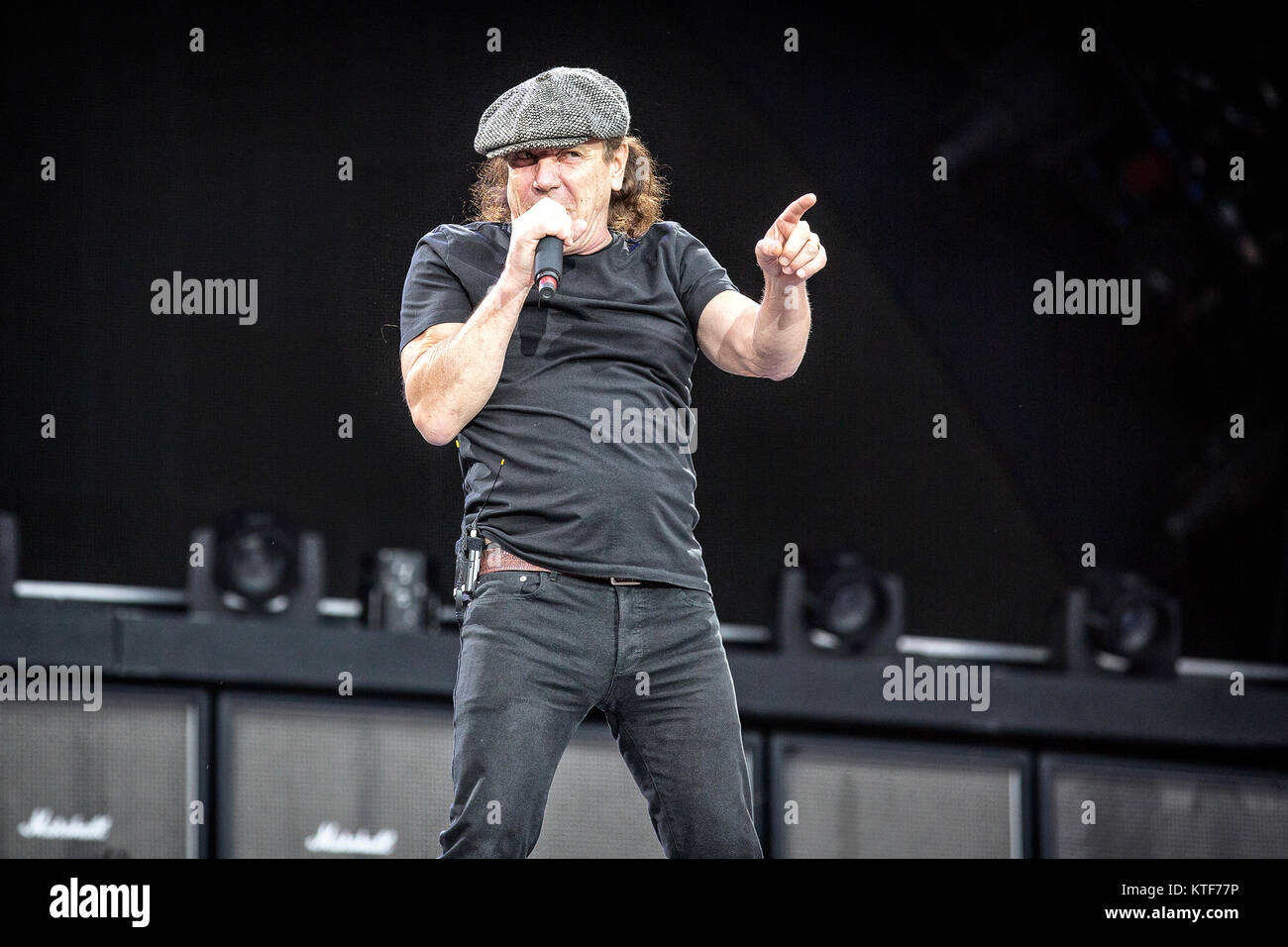 Brian johnson ac dc 2015 hi-res stock photography and images - Alamy