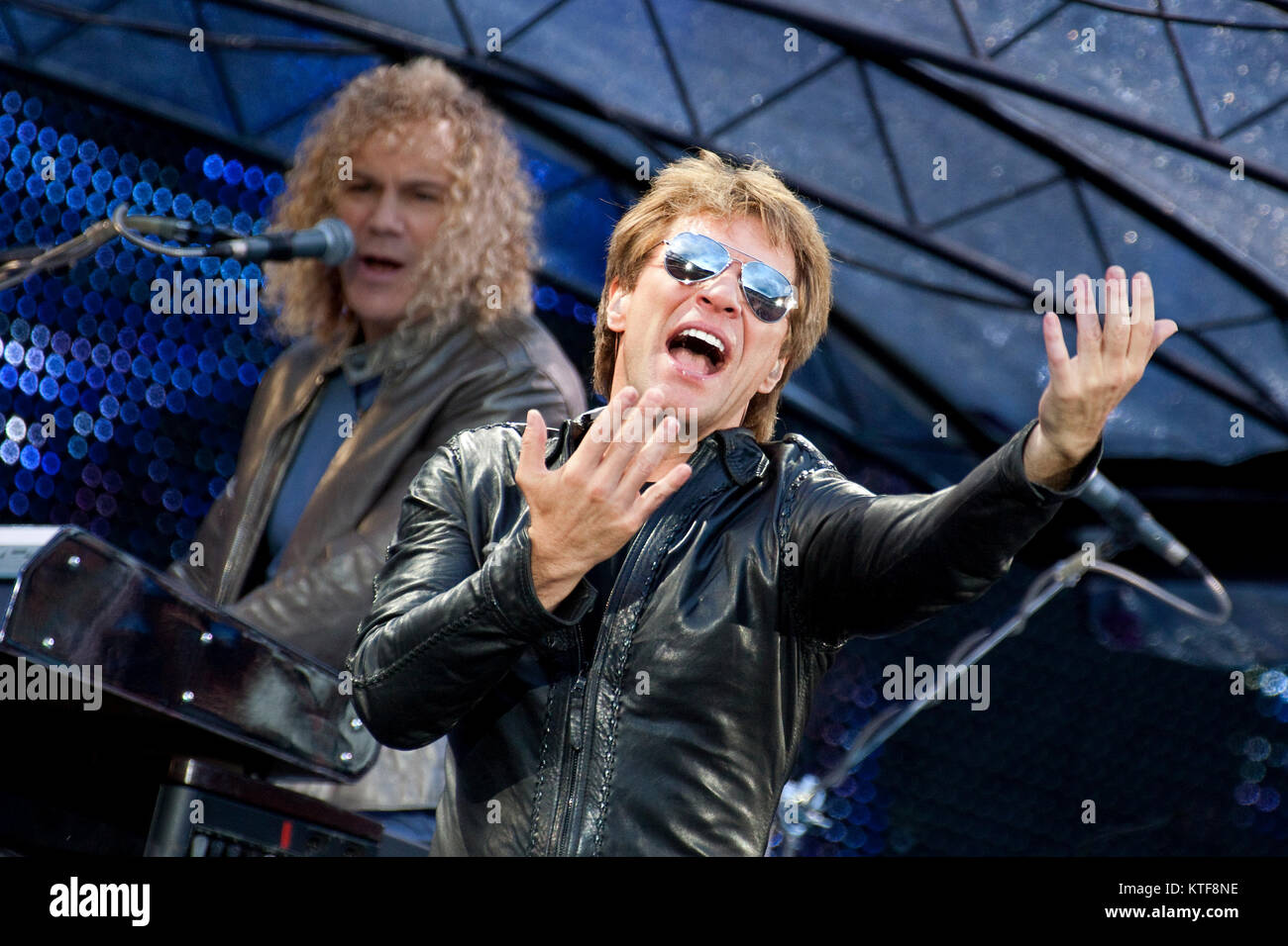 Guitarist with american rock band bon jovi hi-res stock photography and ...